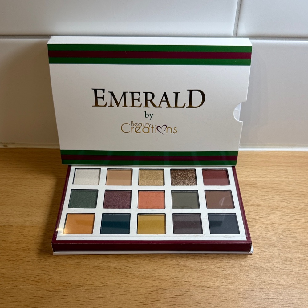 Beauty Creations ESMERALDA II Eyeshadow Palette | Brand New